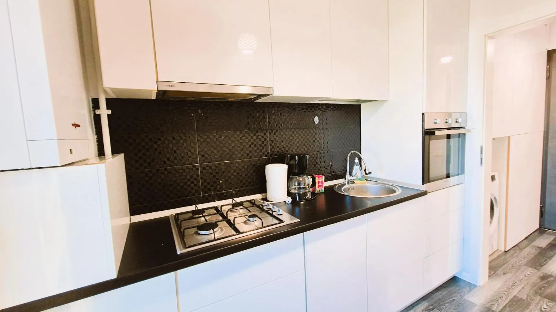 Apartment Chique Studio Near Mall Plaza Bucharest Romania