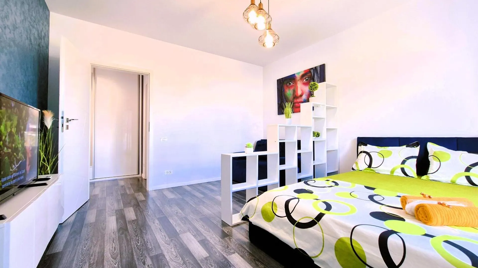Chique Studio Near Mall Plaza Bucharest Romania