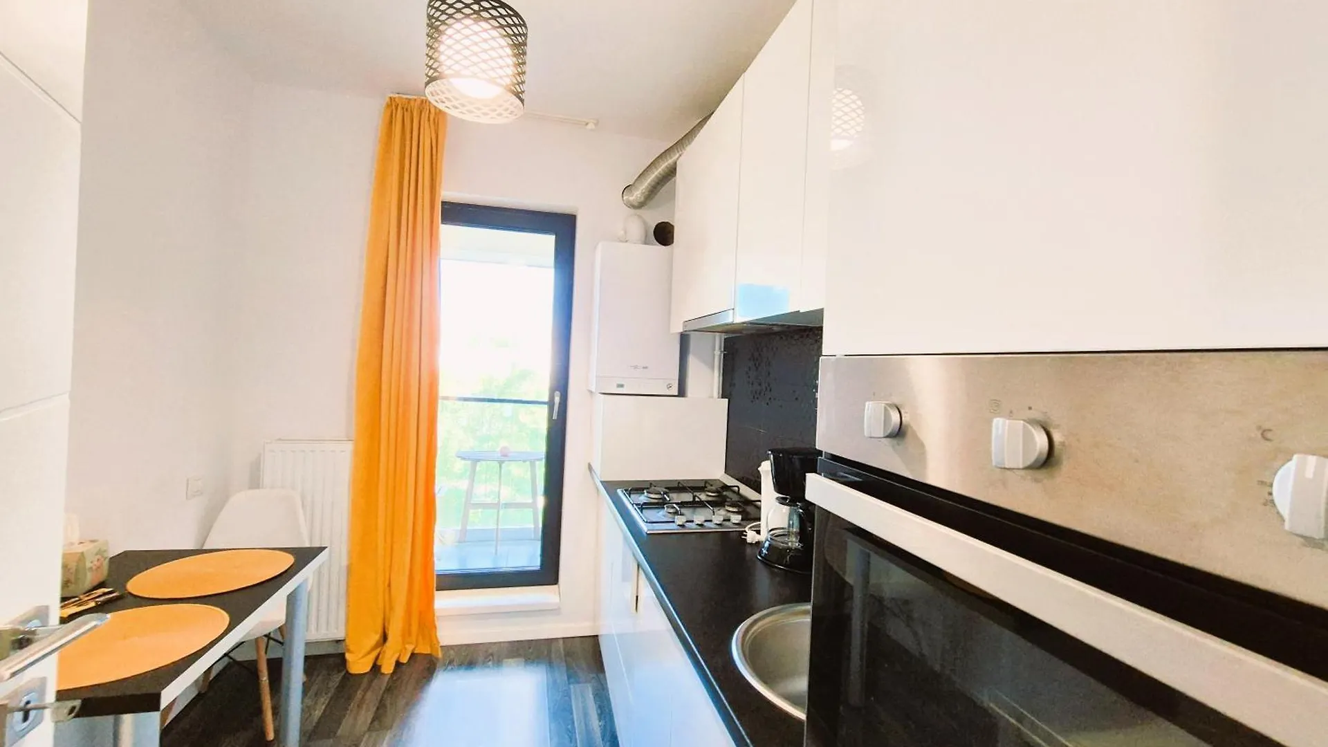 Apartment Chique Studio Near Mall Plaza Bucharest