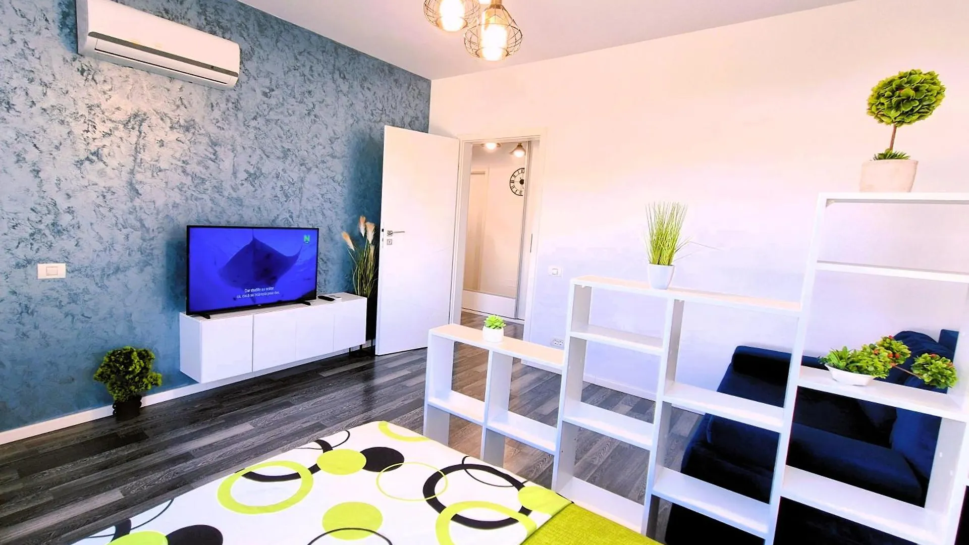 Chique Studio Near Mall Plaza Bucharest Romania