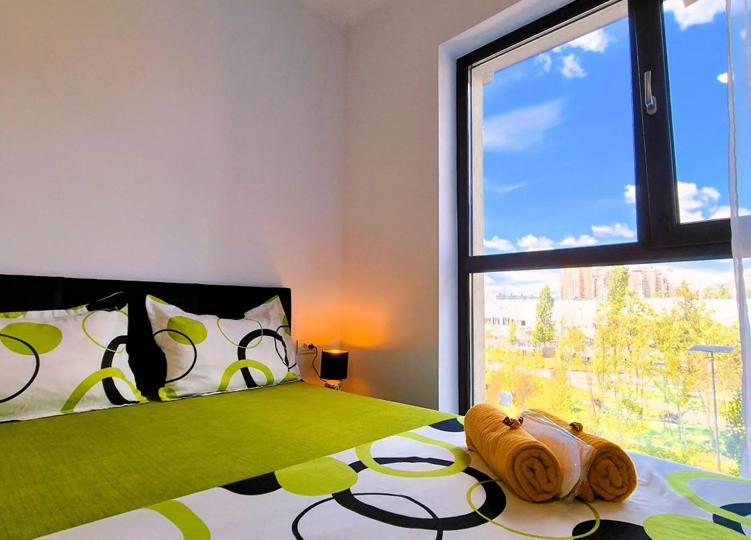 Chique Studio Near Mall Plaza Bucharest Apartment